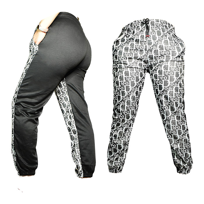 Pants negros lida con diseño letras dos al frente